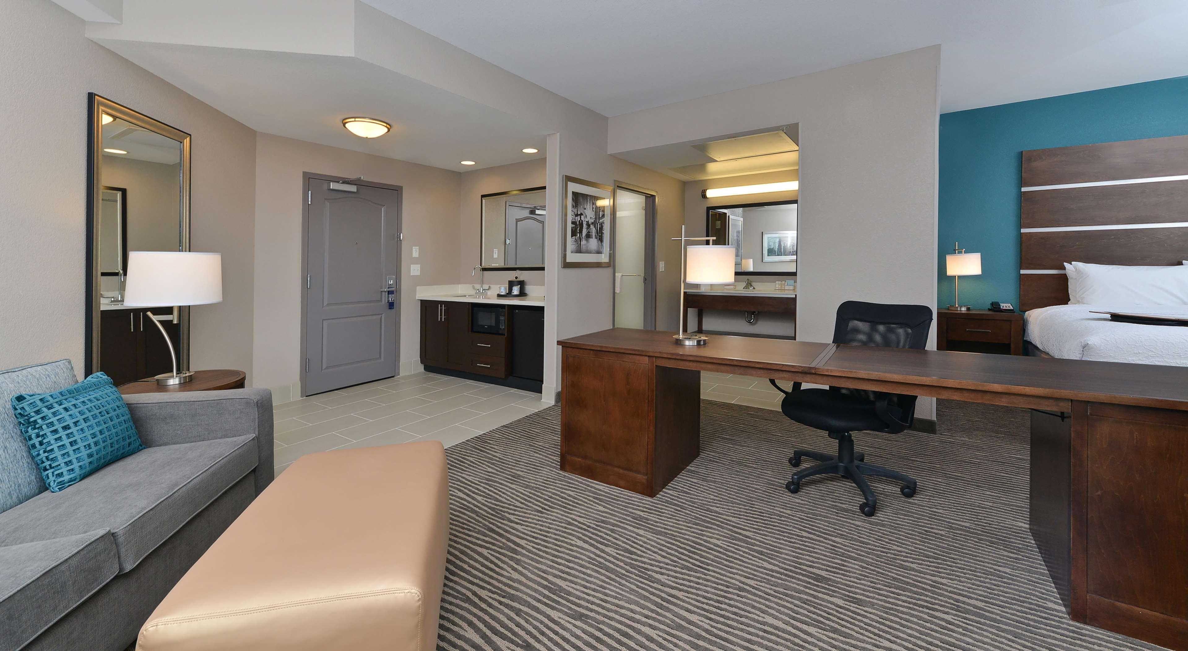 Hampton Inn & Suites Des Moines Downtown Экстерьер фото