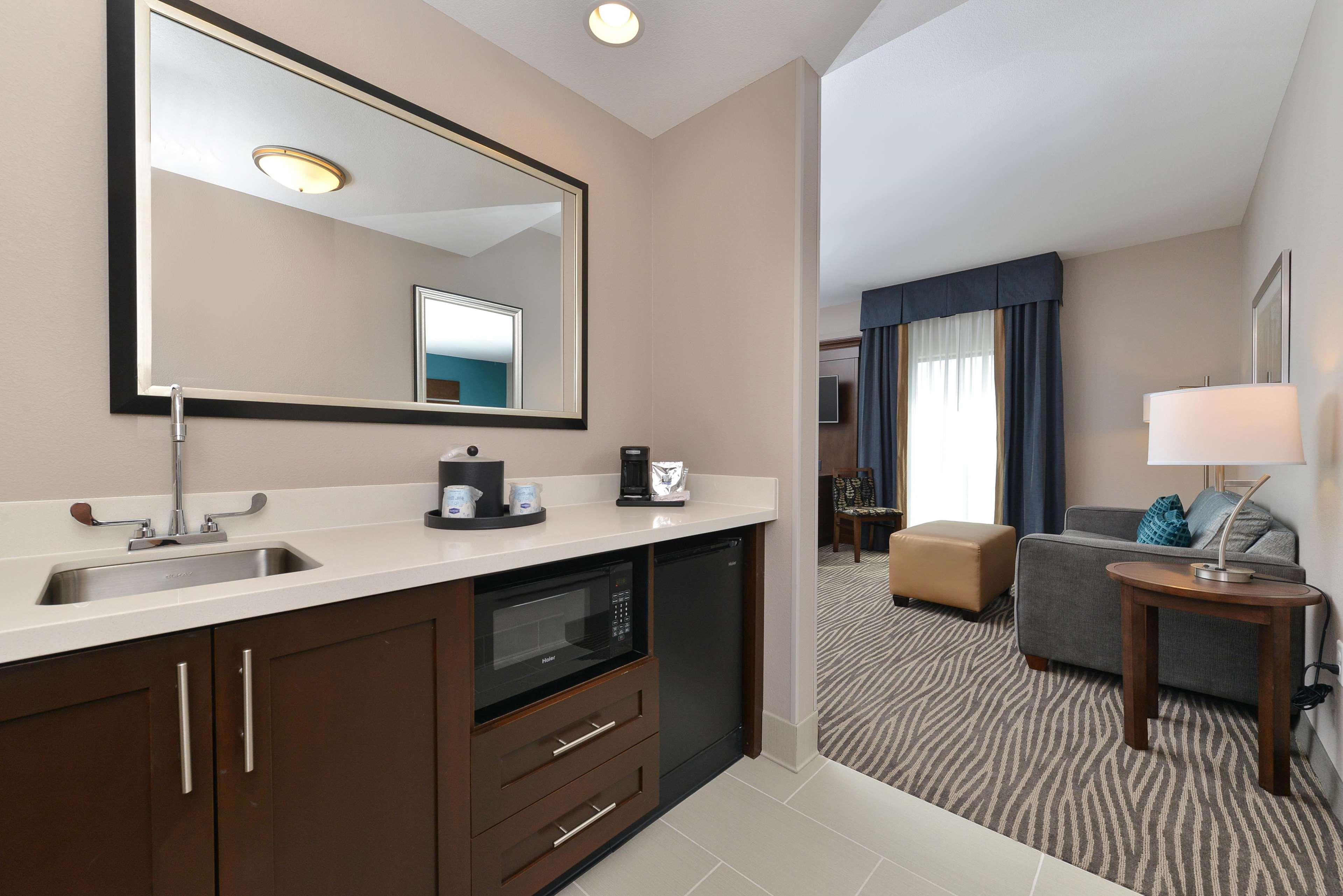 Hampton Inn & Suites Des Moines Downtown Экстерьер фото