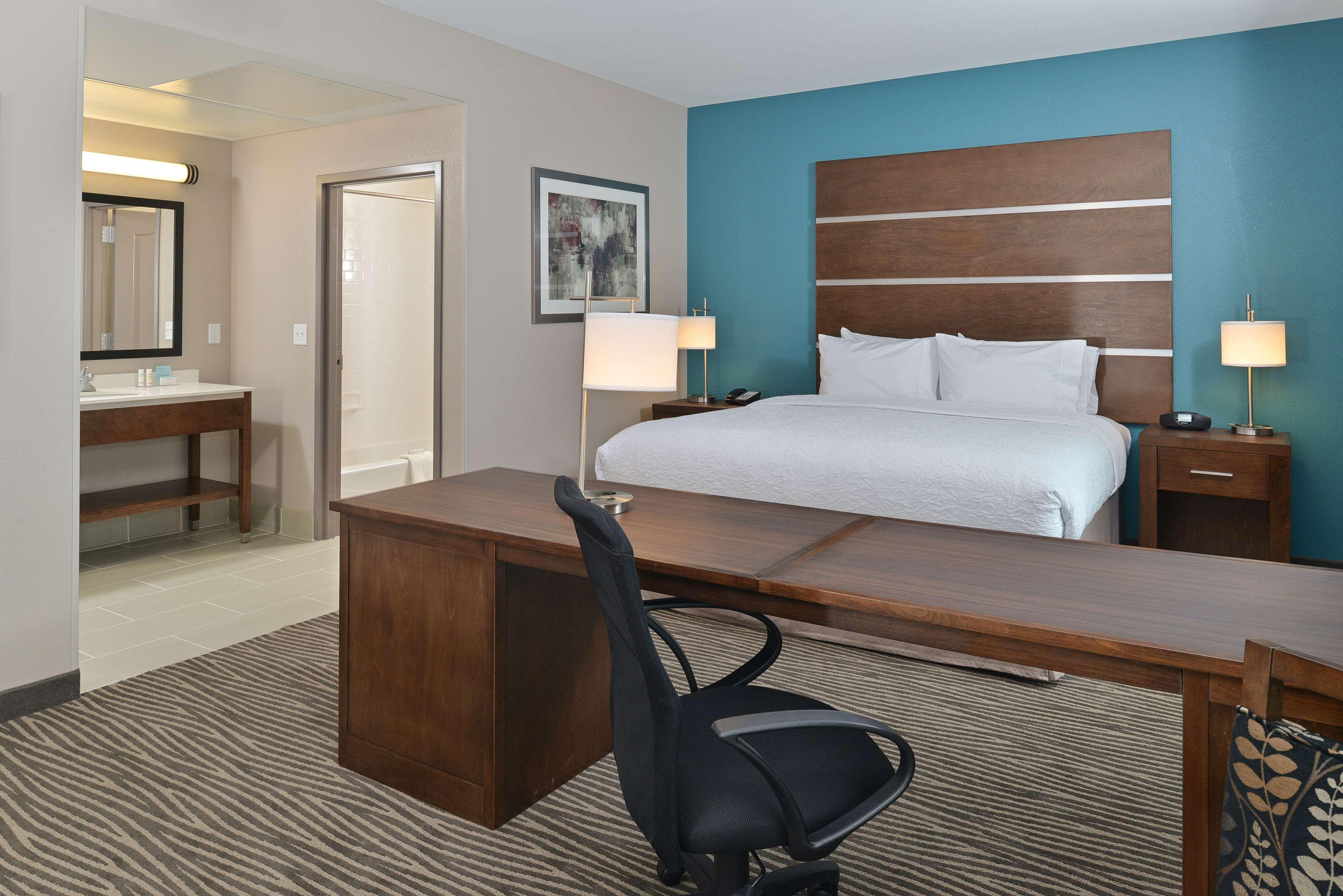 Hampton Inn & Suites Des Moines Downtown Экстерьер фото