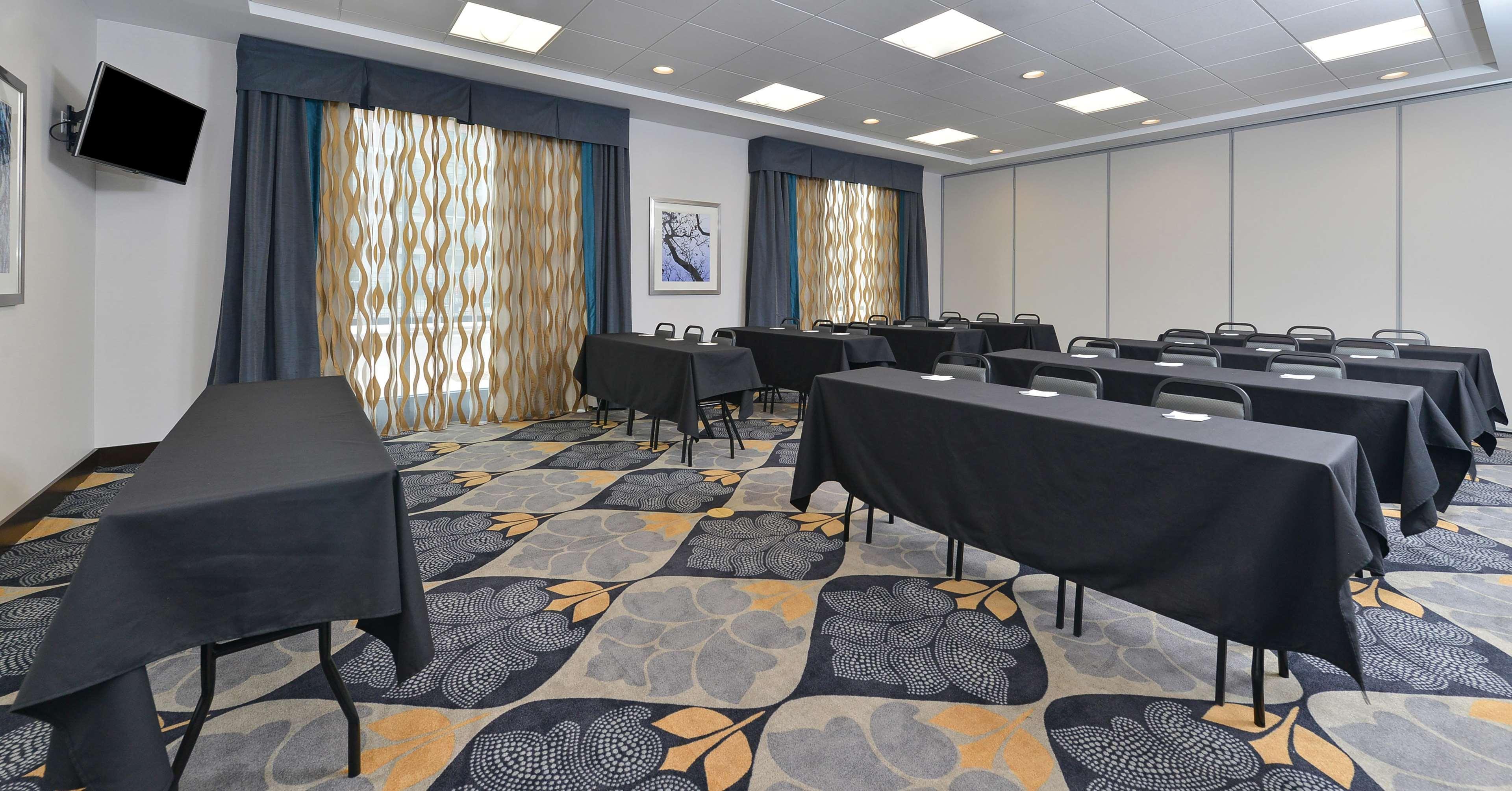 Hampton Inn & Suites Des Moines Downtown Экстерьер фото