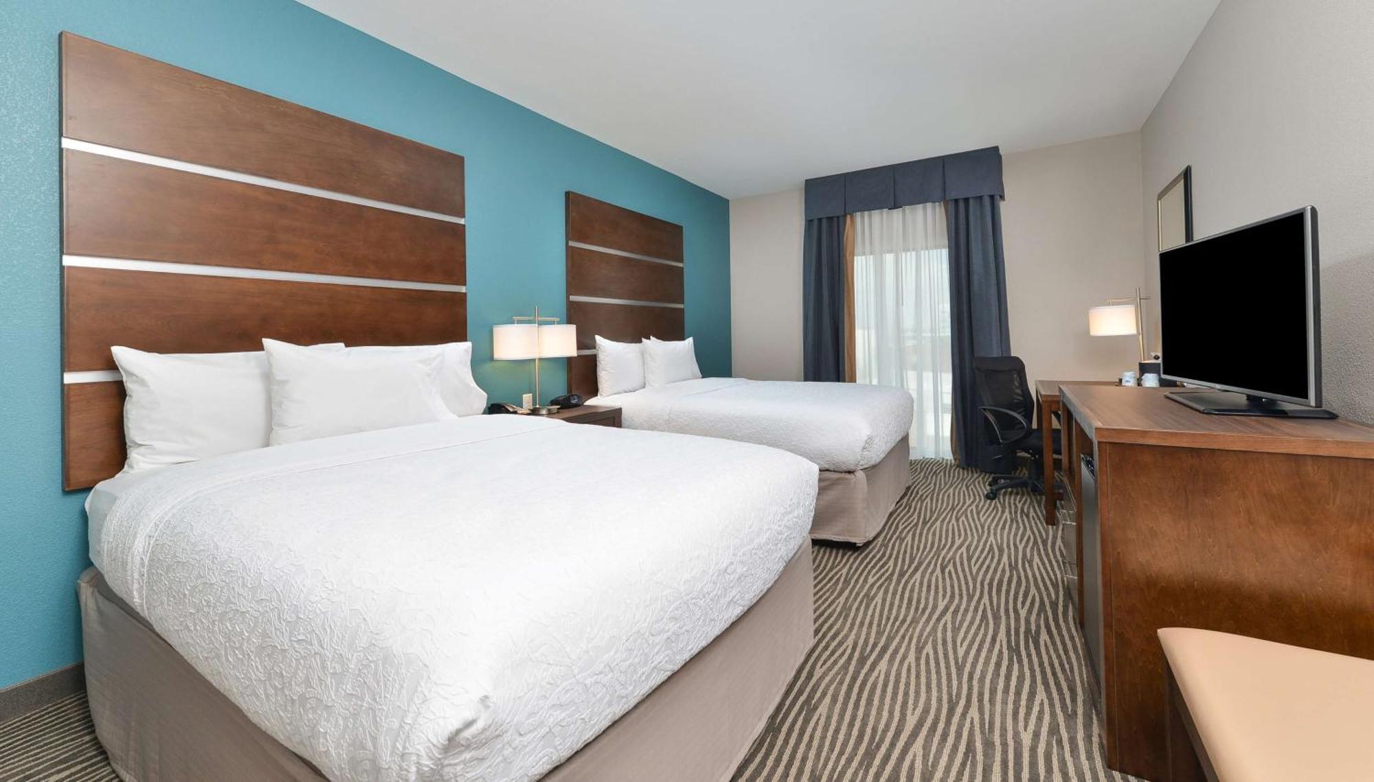 Hampton Inn & Suites Des Moines Downtown Экстерьер фото