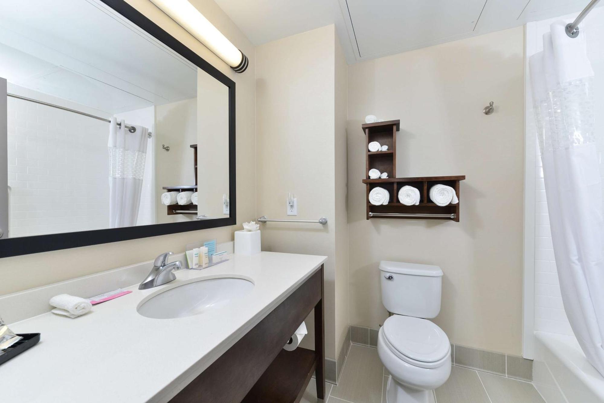 Hampton Inn & Suites Des Moines Downtown Экстерьер фото