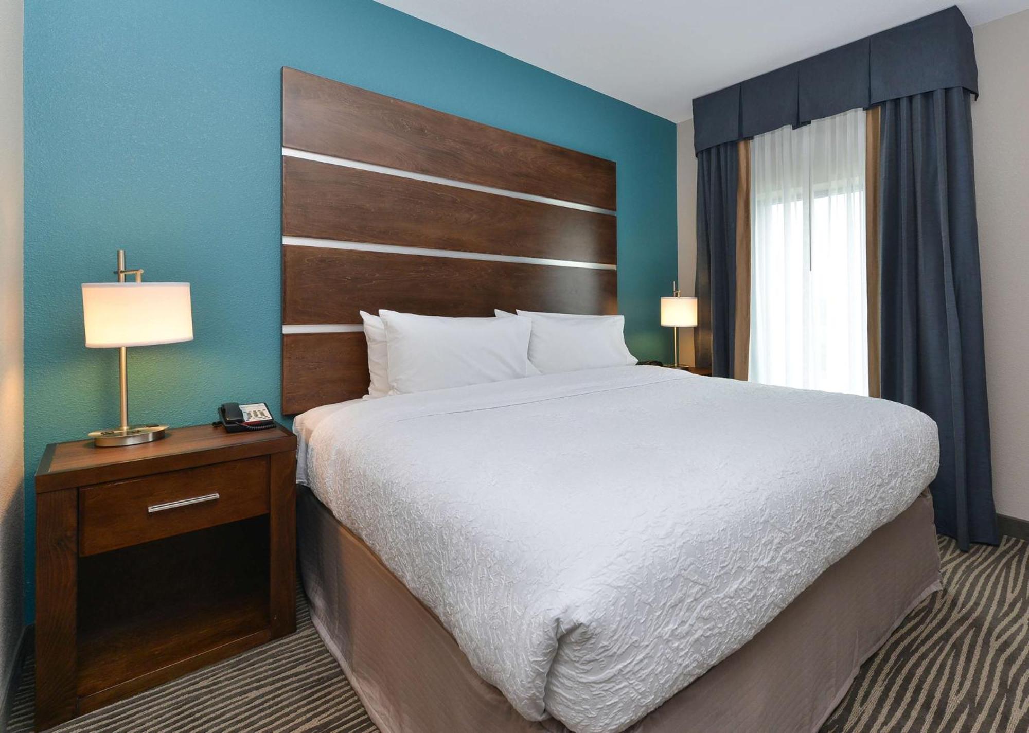 Hampton Inn & Suites Des Moines Downtown Экстерьер фото