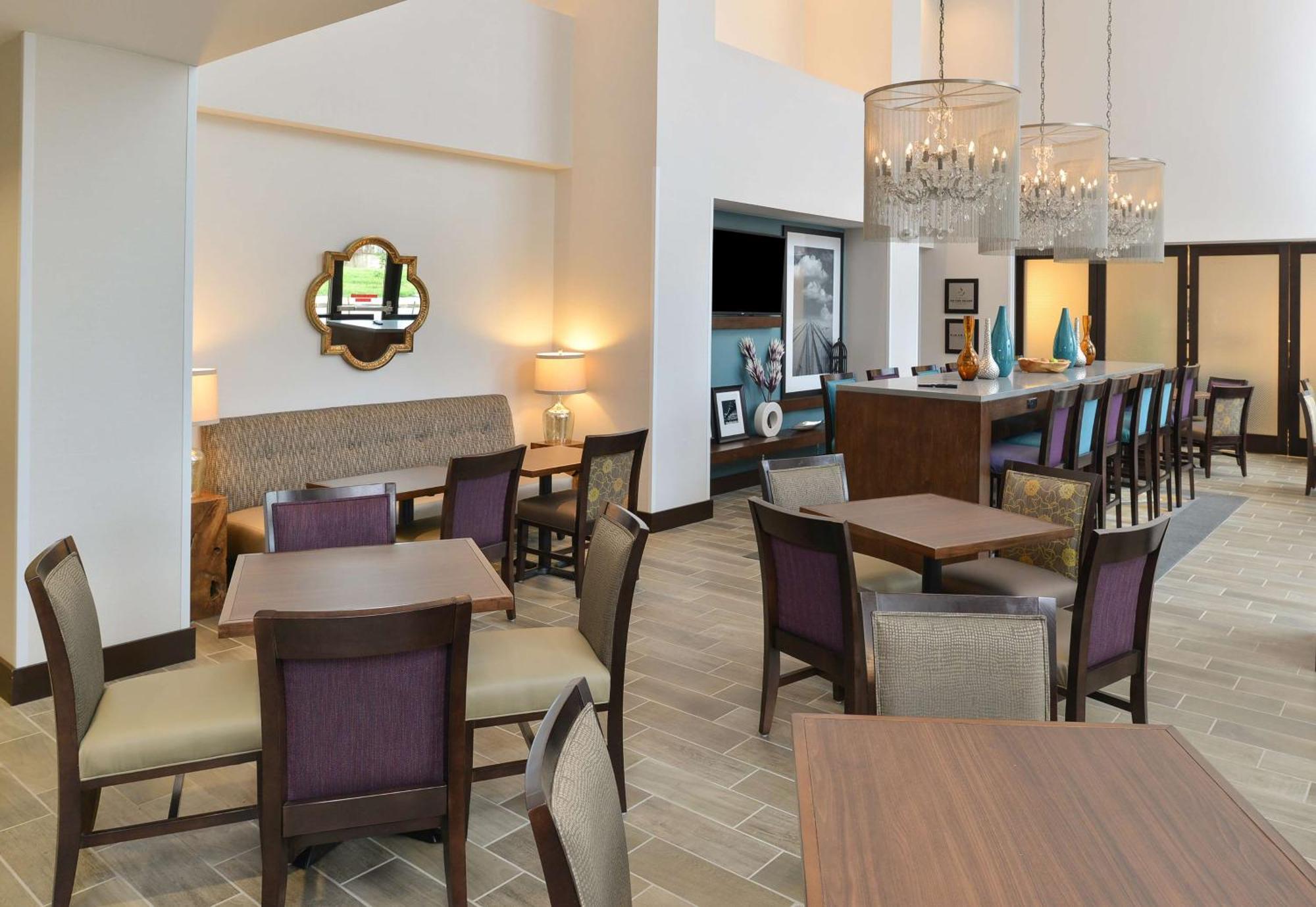Hampton Inn & Suites Des Moines Downtown Экстерьер фото