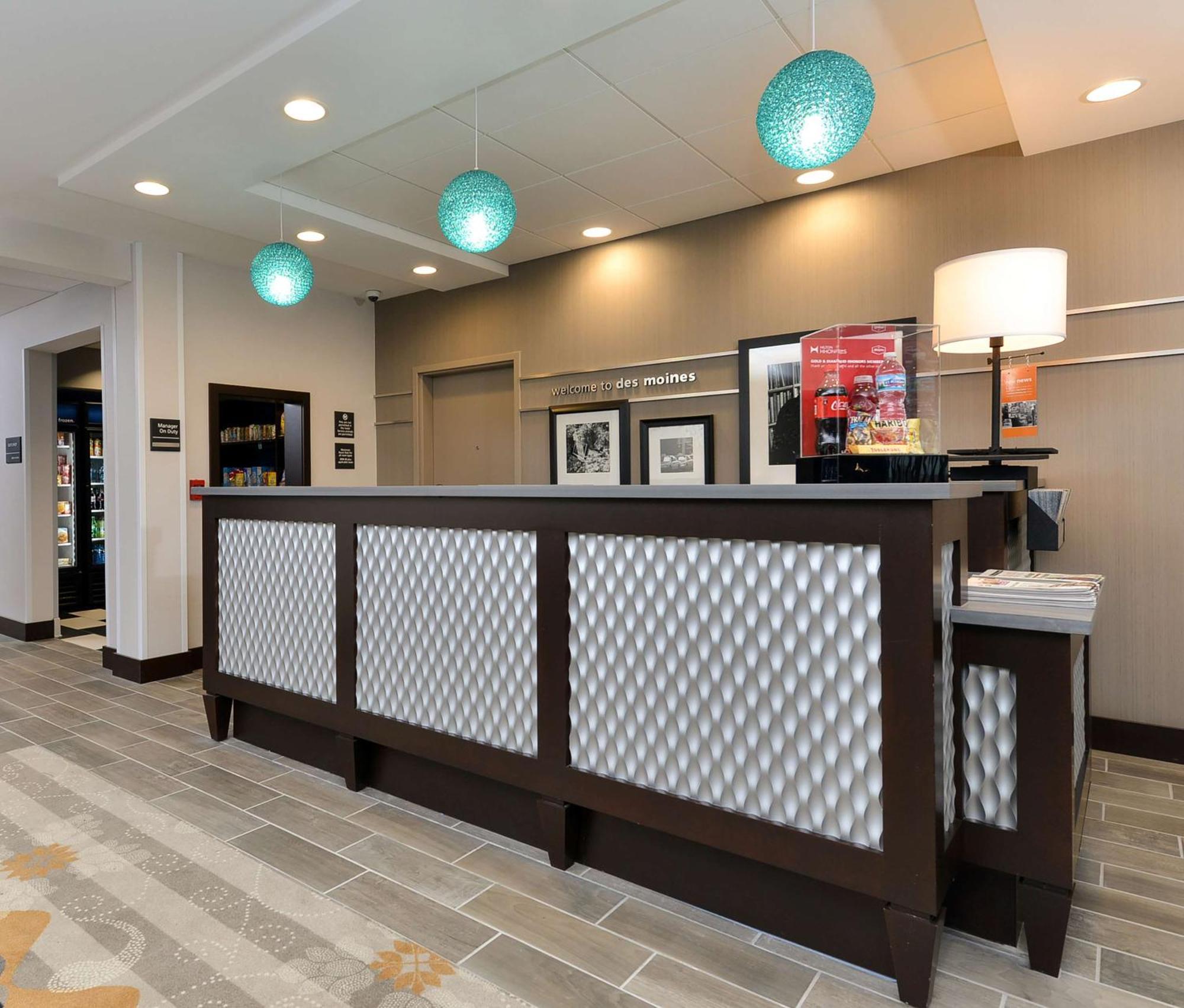 Hampton Inn & Suites Des Moines Downtown Экстерьер фото
