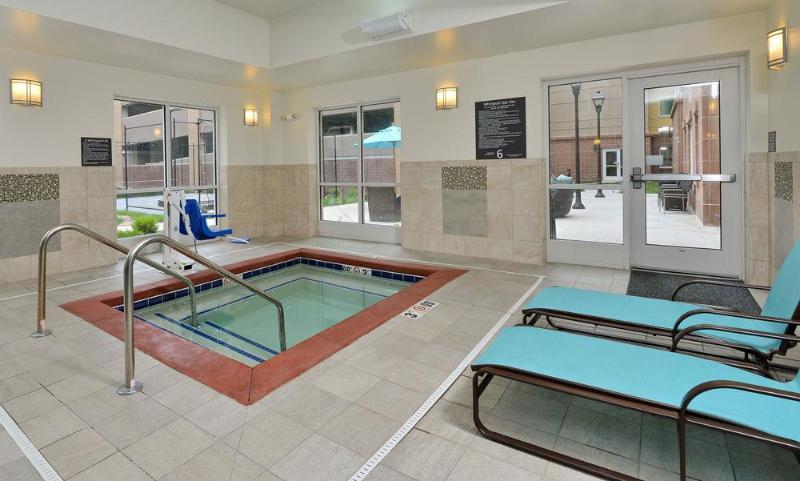 Hampton Inn & Suites Des Moines Downtown Экстерьер фото