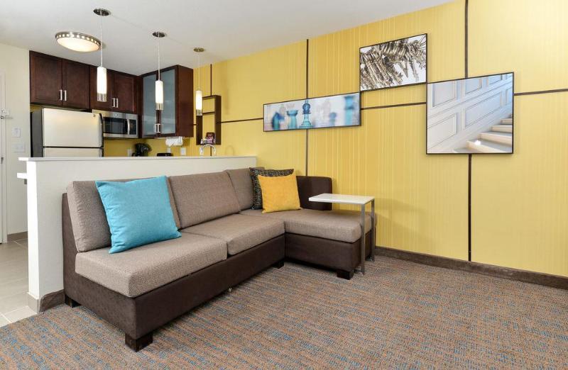 Hampton Inn & Suites Des Moines Downtown Экстерьер фото