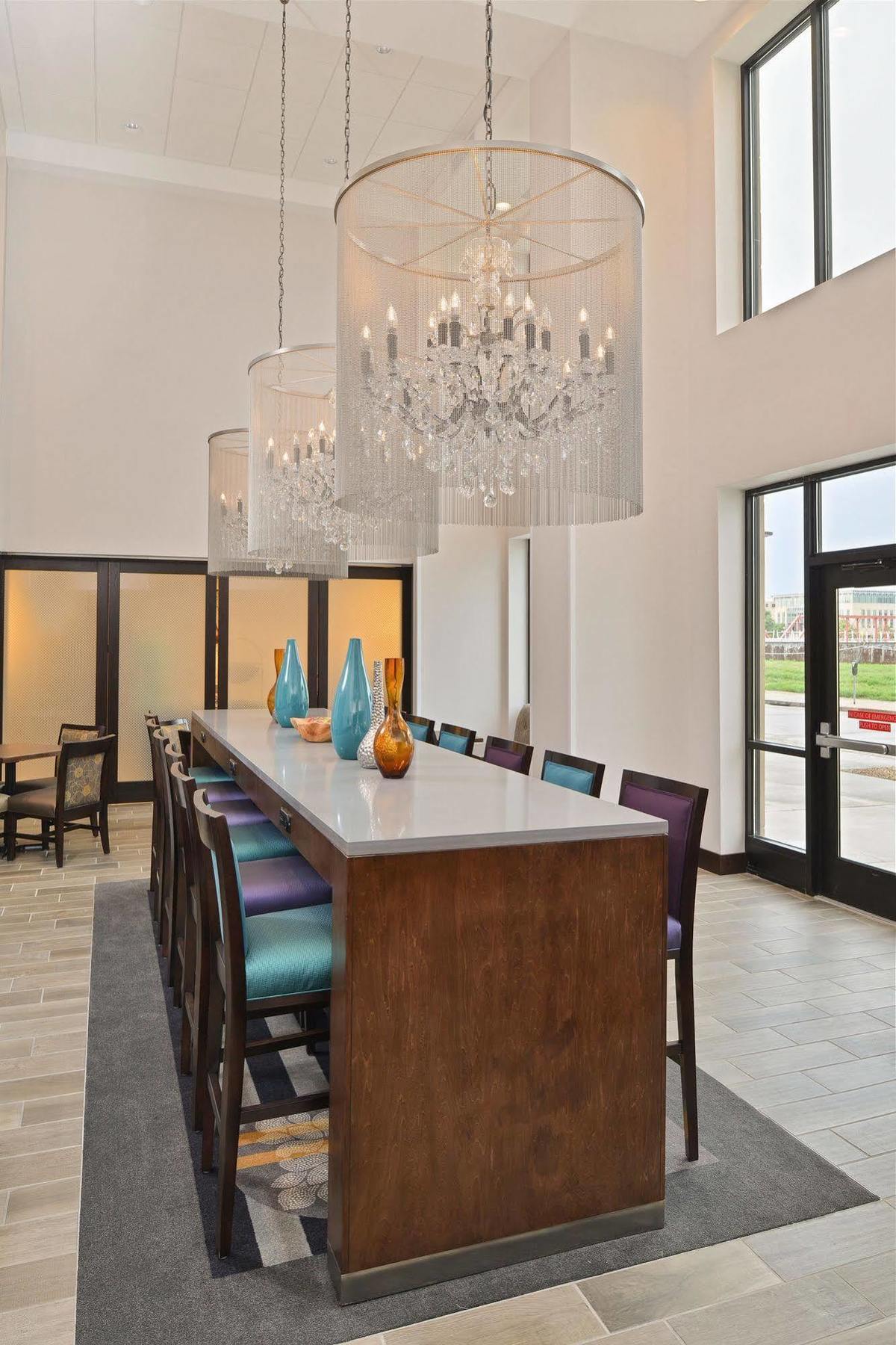 Hampton Inn & Suites Des Moines Downtown Экстерьер фото
