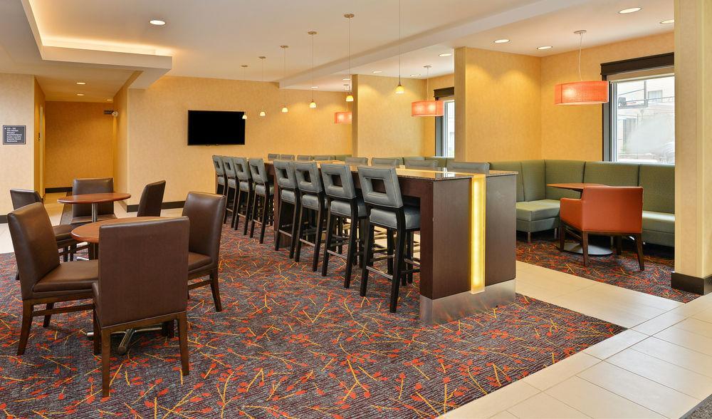 Hampton Inn & Suites Des Moines Downtown Экстерьер фото