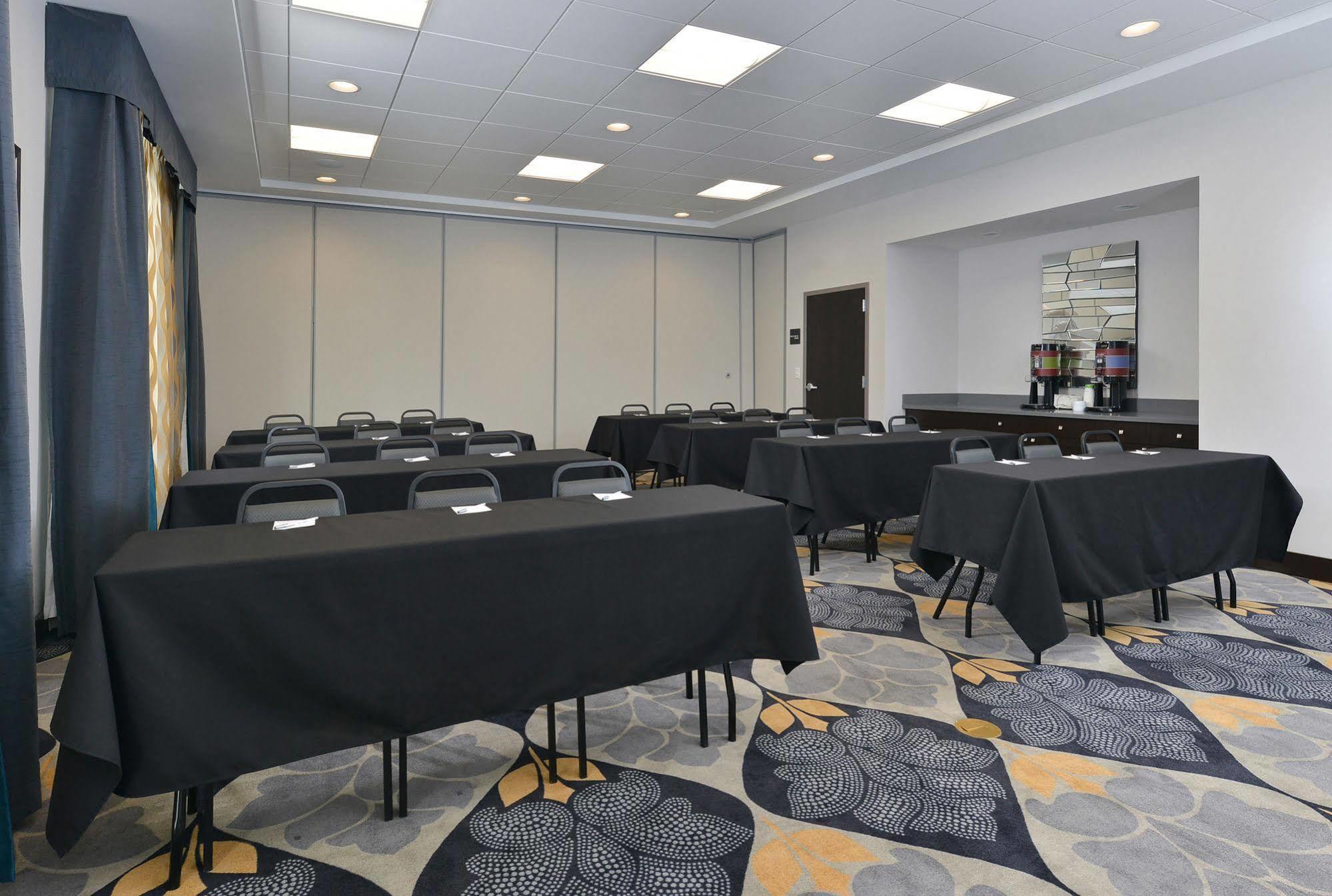 Hampton Inn & Suites Des Moines Downtown Экстерьер фото