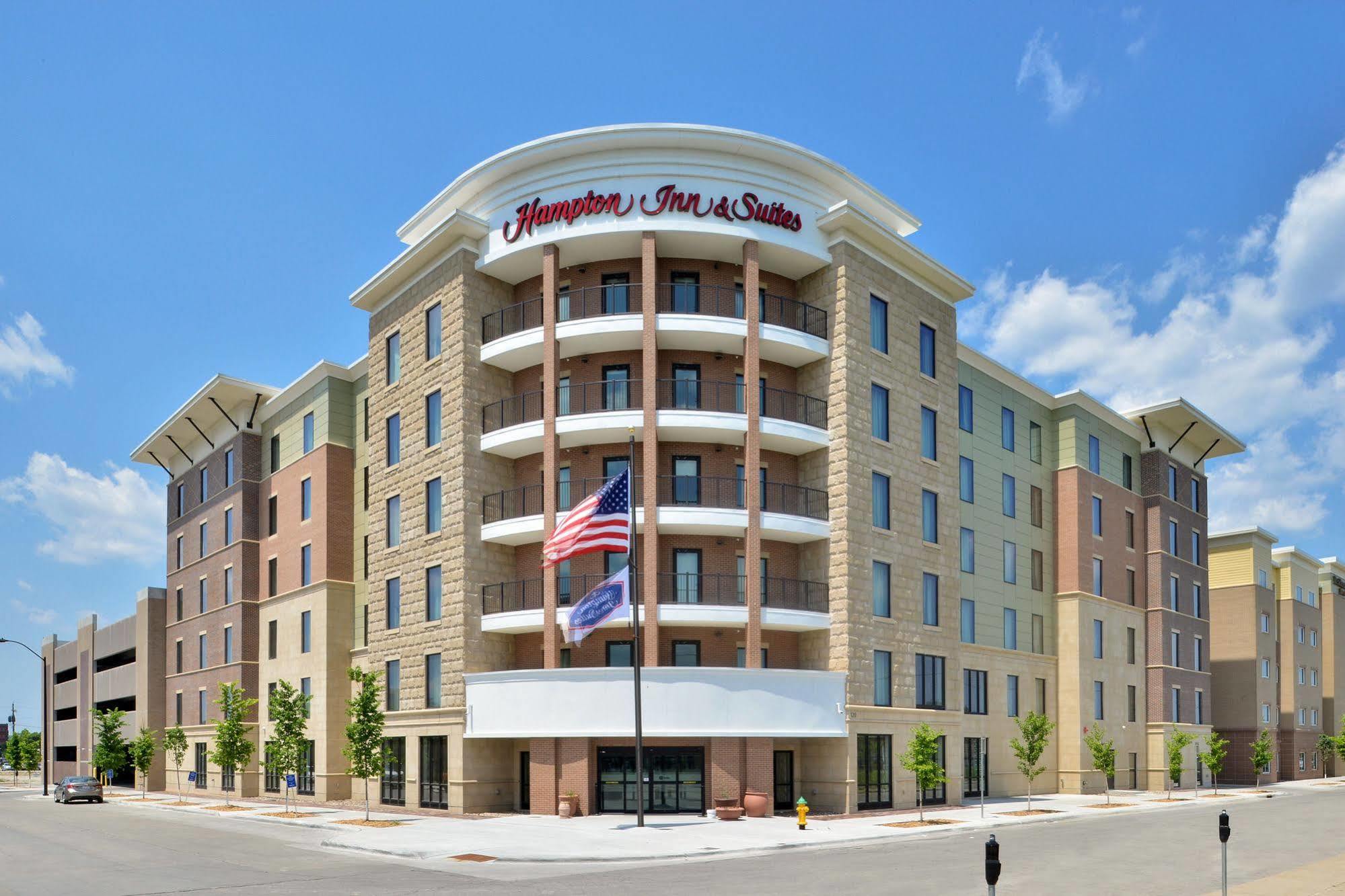 Hampton Inn & Suites Des Moines Downtown Экстерьер фото